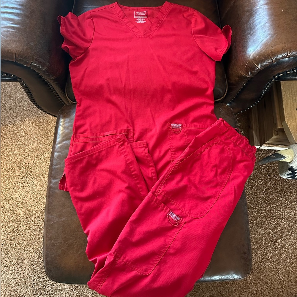 Cherokee Red Scrub Set